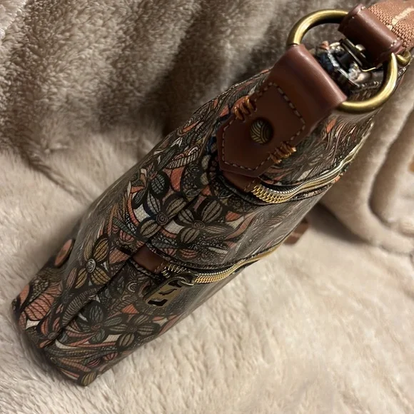 SAKROOTS Artist Circle City Crossbody - Picture 7 of 17